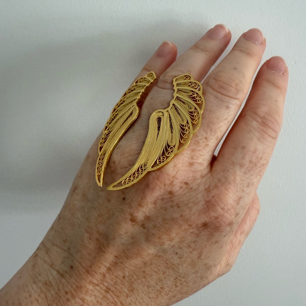 Elegant Gold Wing Ring